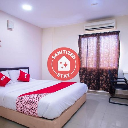 Oyo 44010 Royals Star Hotel Seremban Ngoại thất bức ảnh