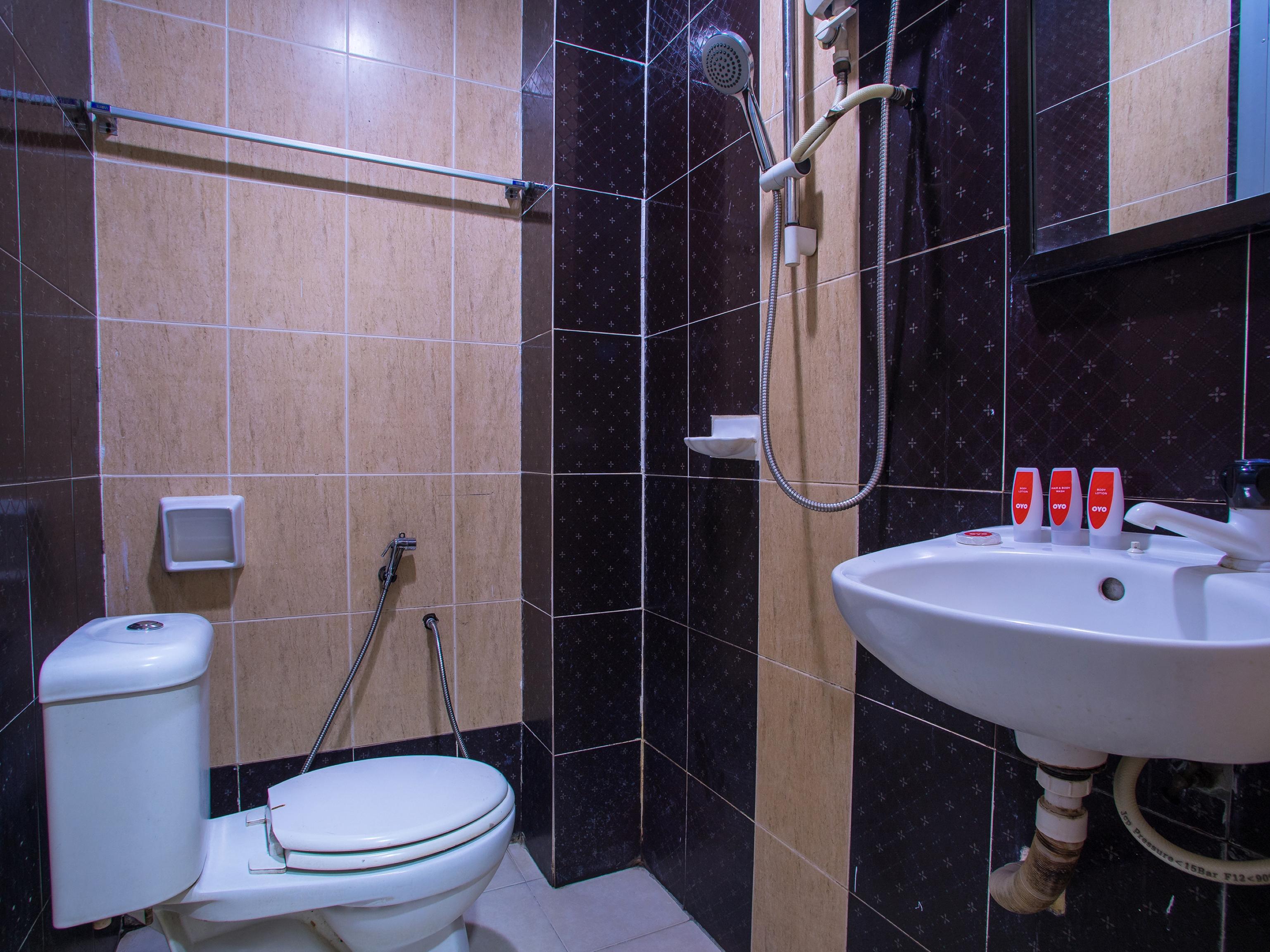 Oyo 44010 Royals Star Hotel Seremban Ngoại thất bức ảnh