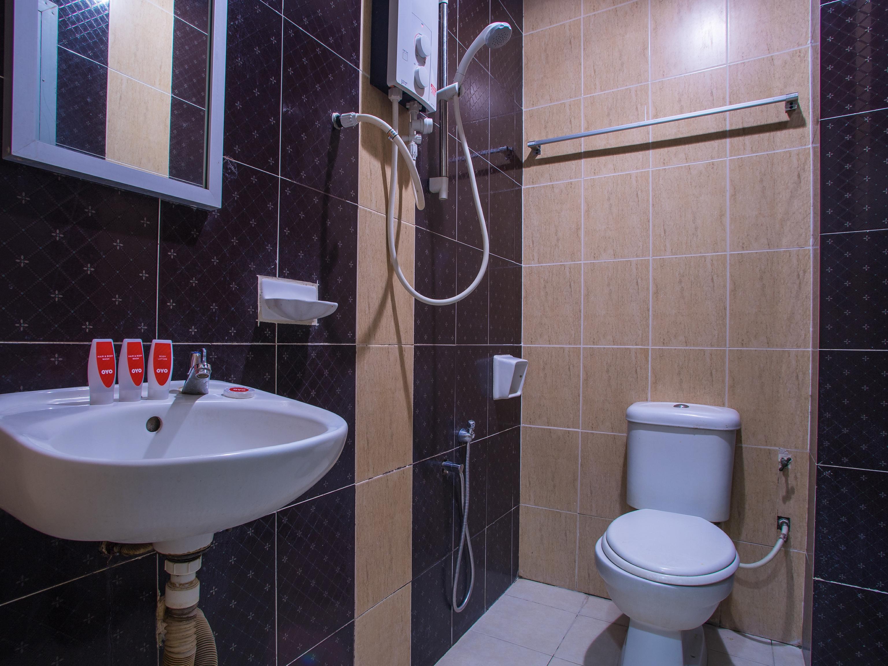 Oyo 44010 Royals Star Hotel Seremban Ngoại thất bức ảnh