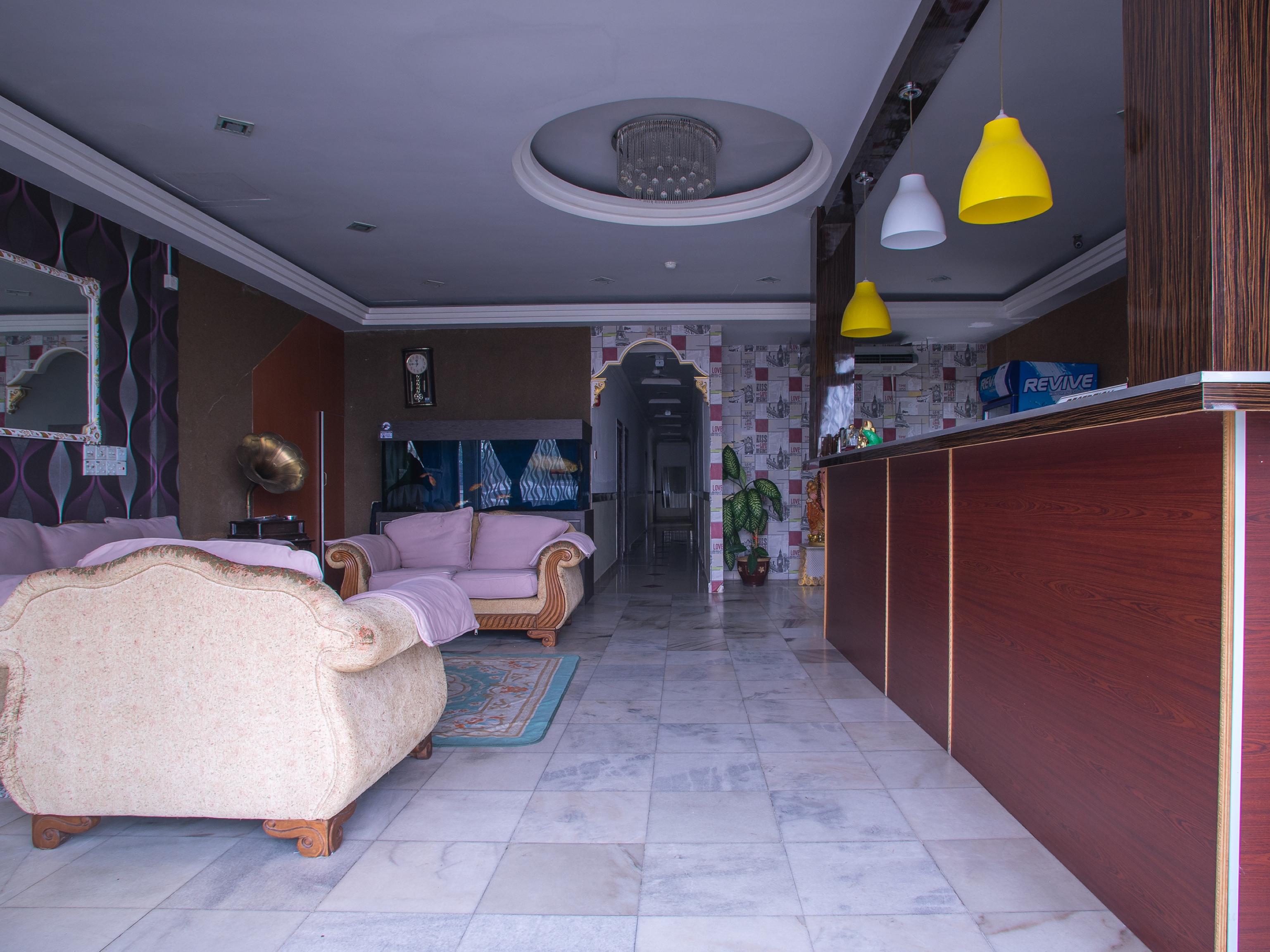 Oyo 44010 Royals Star Hotel Seremban Ngoại thất bức ảnh