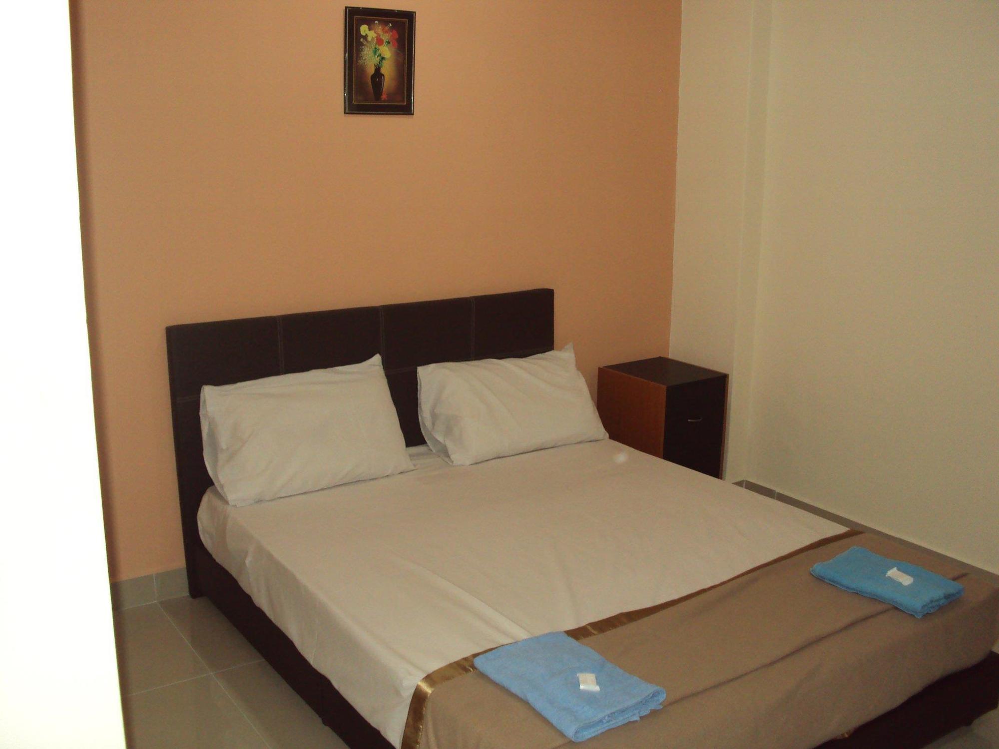 Oyo 44010 Royals Star Hotel Seremban Ngoại thất bức ảnh